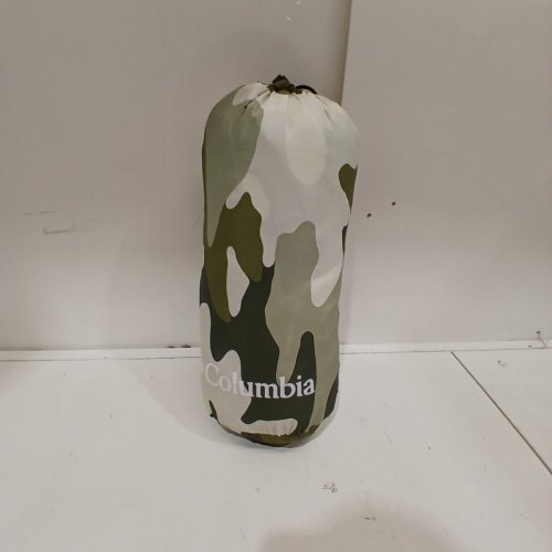 COLUMBIA CAMPING PACKABLE WATER RESISTANT THROW BLANKET - 50" X 60" - CAMO image 5