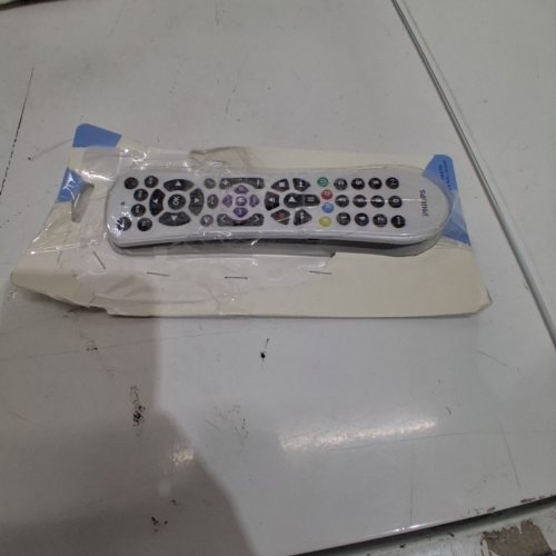 PHILIPS 4-DEVICE UNIVERSAL REMOTE CONTROL - PEARL WHITE (MODEL: SRP4222P/27) image 3