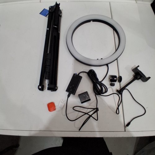 NEEWER HIGH POWER LED RING LIGHT WITH 71" TRIPOD STAND - 12" - 24W - BLACK (MODEL: RH12B) image 4