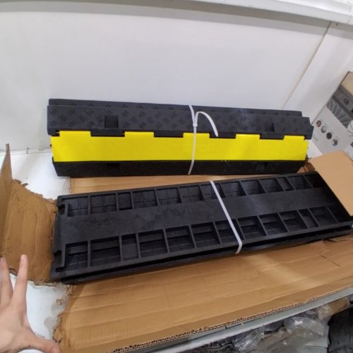 4PK CABLE / HOSE PROTECTOR RAMP WITH FLIP OPEN TOP COVER - 39" X 10" - BLACK/YELLOW (MODEL : CP-R02-1) image 2