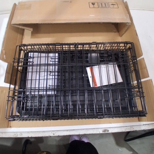 AMAZON BASICS FOLDABLE METAL WIRE SINGLE DOOR DOG CRATE WITH TRAY - 48" - BLACK image 2