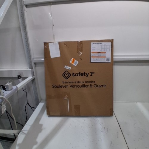 SAFETY 1ST BABY GATE - 28" - 42" WIDE X 26" HIGH; AGES 6-24 MONTHS - WHITE (MODEL: GA048CWH0F1) image 3
