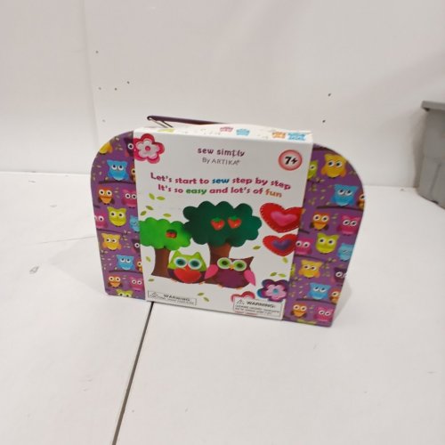 SEW SIMPLY BY ARTIKA CHILDREN'S BEGINNER SEWING KIT image 2