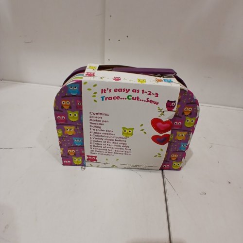 SEW SIMPLY BY ARTIKA CHILDREN'S BEGINNER SEWING KIT image 3