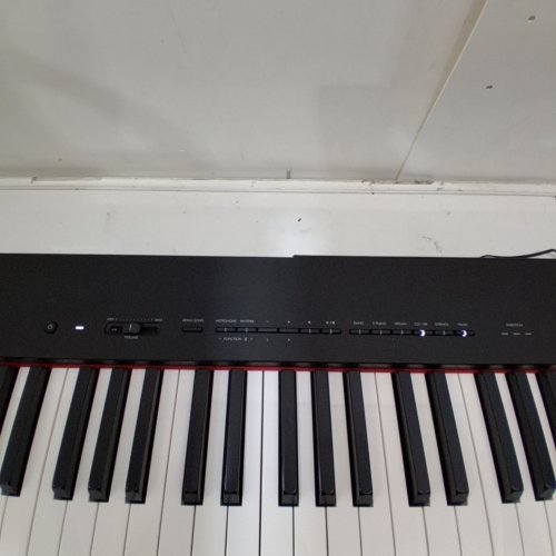 YAMAHA 88-KEY WEIGHTED ACTION DIGITAL PIANO - BLACK (MODEL: P-225B) image 3