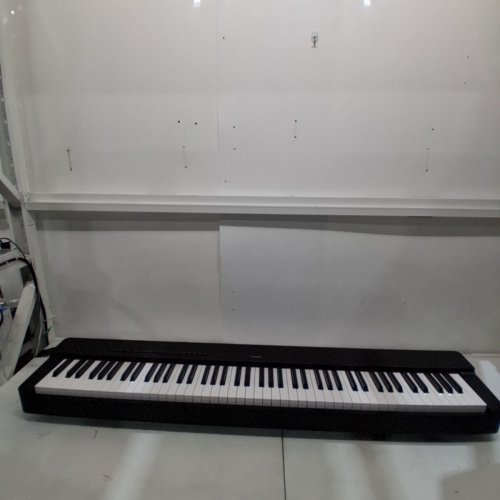 YAMAHA 88-KEY WEIGHTED ACTION DIGITAL PIANO - BLACK (MODEL: P-225B) image 4