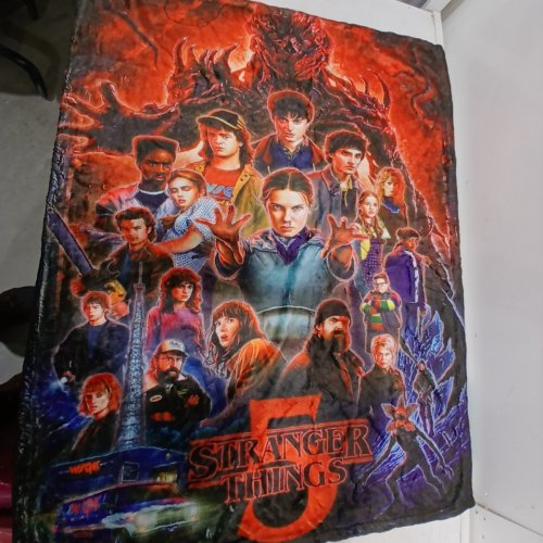 STRANGER THINGS GRAPHIC SOFT THROW BLANKET - 38" X 30" - BLACK/RED/BLUE image 3