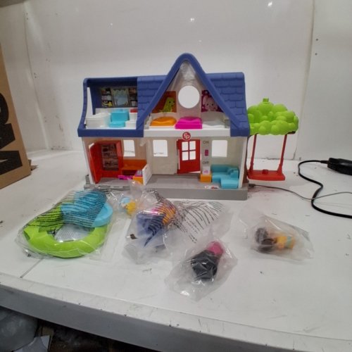 FISHER PRICE LITTLE PEOPLE FRIENDS TOGETHER PLAY HOUSE image 2