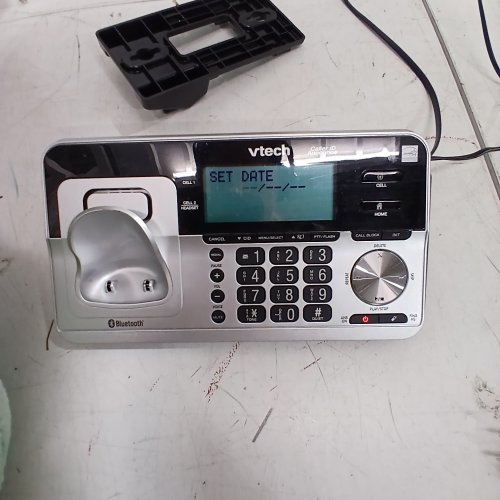V-TECH 3-HANDSET PHONE SYSTEM WITH CONNECT TO CELL - BLACK & SILVER (MODEL: 1746198) image 2