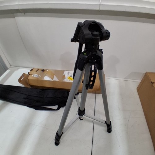 AMAZON BASICS ALUMINUM UNIVERSAL TRIPOD WITH LEVEL- 50" image 3