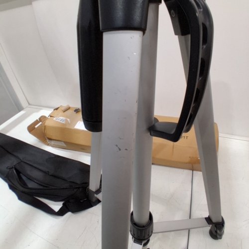 AMAZON BASICS ALUMINUM UNIVERSAL TRIPOD WITH LEVEL- 50" image 4