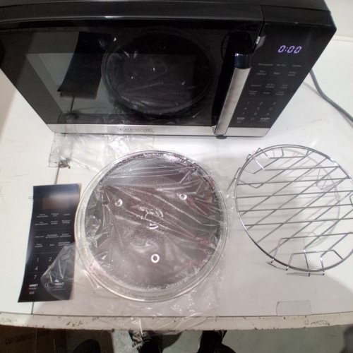 BLACK+DECKER 5-IN-1 MICROWAVE OVEN WITH AIR FRY- BLACK (MODEL: ES9P032NA-CA) image 6