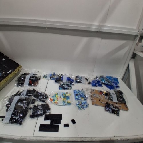 2316PC LEGO IDEAS VINCENT VAN GOGH'S "THE STARRY NIGHT" 3D ART BUILDING SET FOR ADULTS (MODEL: 21333) image 2