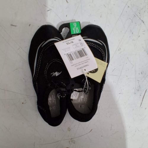 TODDLER ATHLETIC WORKS WATER SHOES - SIZE 9-10 - BLACK / WHITE (STYLE : 31022037) image 4