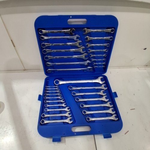32PC JET COMBINATION WRENCH SET - SAE & METRIC RAISED PANEL WRENCHES WITH CASE image 2