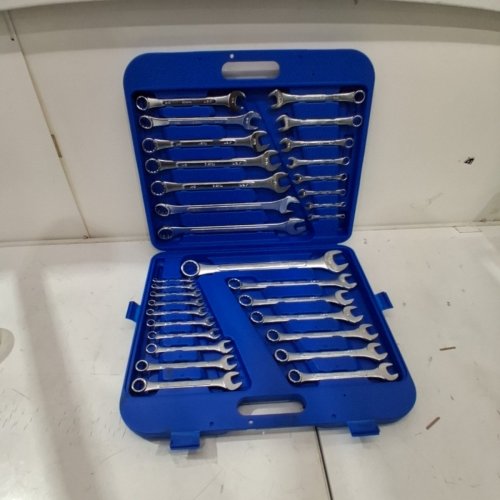 32PC JET COMBINATION WRENCH SET - SAE & METRIC RAISED PANEL WRENCHES WITH CASE image 3