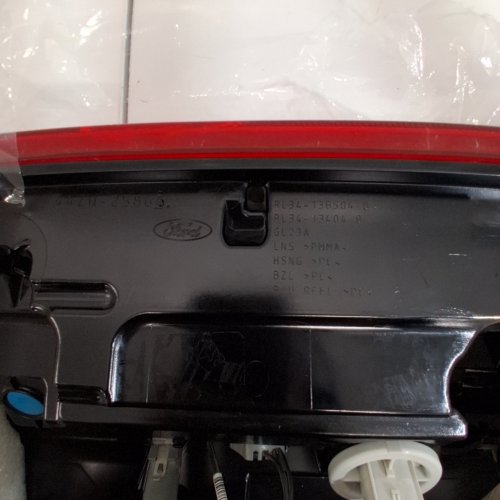 FORD REAR TAIL LIGHT ASSEMBLY - RED AND BLACK (ITEM: RL34-13404) image 2