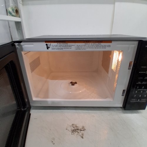 HAMILTON BEACH COUNTERTOP MICROWAVE OVEN - 0.9 CU. FT. - 900W - BLACK (MODEL: HBCMPG09S1-L2) image 3