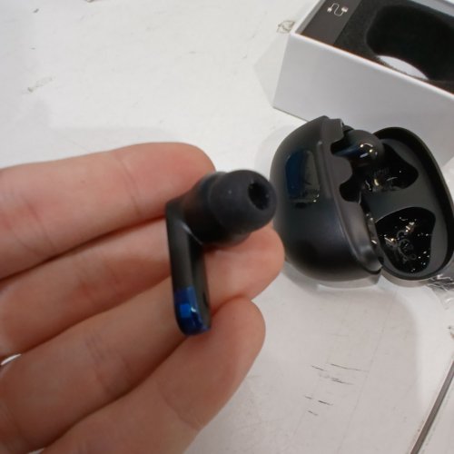 AOC IN-EAR BLUETOOTH ANC EARPHONES WITH CHARGING CASE - BLACK (MODEL: ACT2525) image 4