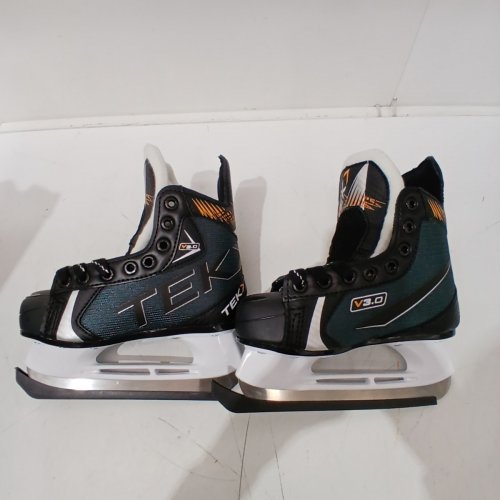 JUNIOR POWERTEK V3.0 HOCKEY SKATES - SIZE 1 - BLACK (MODEL: V3.0 TEK) image 2