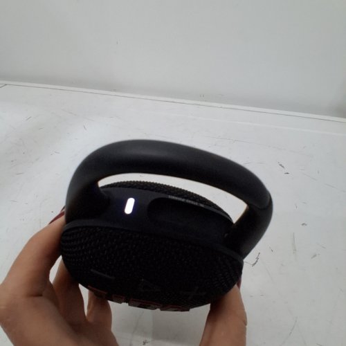 JBL CLIP 5 - ULTRA-PORTABLE WATERPROOF BLUETOOTH SPEAKER, V5.3 - BLACK (MODEL: JBLCLIP5BLKAM) image 2