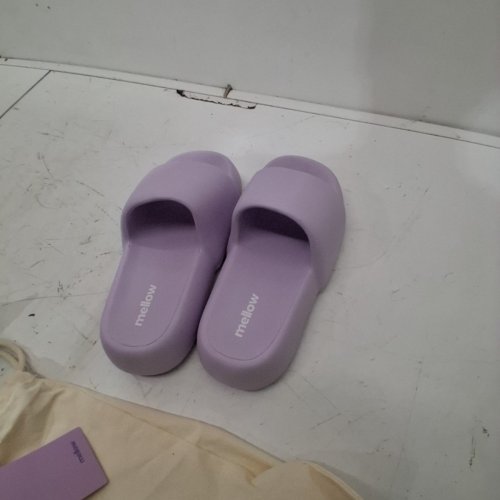 UNISEX MELLOW FLUFFY AND SOFT SANDALS - SIZE 37-38 - LAVENDER image 2
