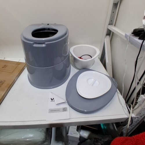 PORTABLE CAMPING TOILET WITH REMOVABLE PAPER HOLDER - 5L - GREY (MODEL: QJK CAPACITY 5L) image 3