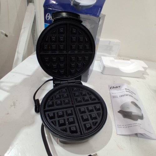 OSTER BELGIAN WAFFLE MAKER, STAINLESS STEEL (MODEL: CKSTWF2000) image 3