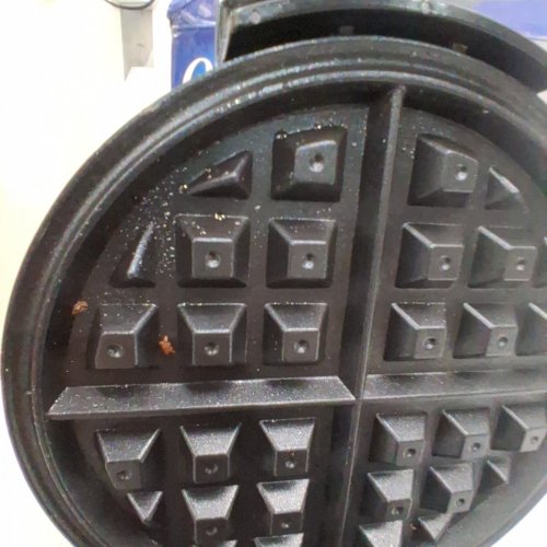 OSTER BELGIAN WAFFLE MAKER, STAINLESS STEEL (MODEL: CKSTWF2000) image 4