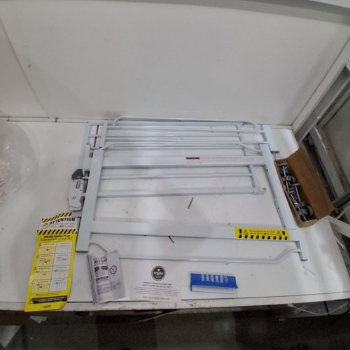 REGALO EASY STEP SAFETY GATE - 29"- 38.5" - WHITE (MODEL: 1160-DS) image 2