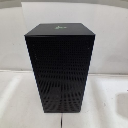RAZER CORE X V2 EXTERNAL GRAPHICS ENCLOSURE (EGPU) | 4 SLOT WIDE NVIDIA/AMD CARDS PCIE 4.0 SUPPORT | COMPATIBLE WITH WINDOWS 11 THUNDERBOLT 4/5 AND USB 4 - BLACK - (MODEL:RC21-02270200-R3U1) image 4