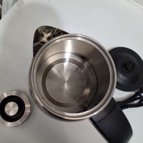 CHEFMAN FAST BOIL ELECTRIC KETTLE WITH REMOVABLE LID - 1.2L - STAINLESS-STEEL/BLACK (MODEL: RJ11-12-SS-CA) image 4