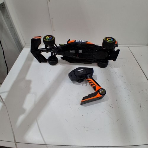 MAISTO TECH R/C FORMULA 1 CAR MCLAREN LANDO NORRIS - 1:10 SCALE - ORANGE/BLACK (MODEL:2639040) image 3