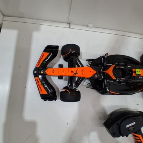 MAISTO TECH R/C FORMULA 1 CAR MCLAREN LANDO NORRIS - 1:10 SCALE - ORANGE/BLACK (MODEL:2639040) image 4