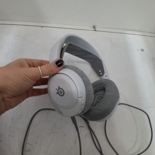 STEELSERIES ARCTIS NOVA 1P MULTI-SYSTEM GAMING HEADSET WITH NOISE-CANCELLING MIC - WHITE (MODEL: 61612) image 3