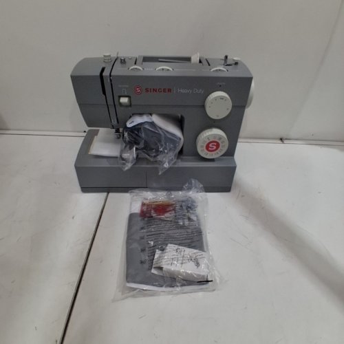 SINGER 4452 HEAVY DUTY SEWING MACHINE, GREY image 3