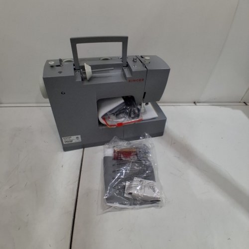 SINGER 4452 HEAVY DUTY SEWING MACHINE, GREY image 4