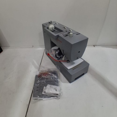 SINGER 4452 HEAVY DUTY SEWING MACHINE, GREY image 6
