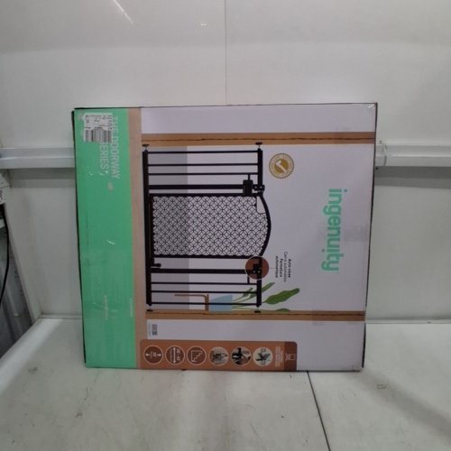 SUMMER BY INGENUITY THE DOORWAY 42W SERIES PET AND BABY GATE - 28"- 42" X 30" - BLACK (MODEL: 17015) image 4