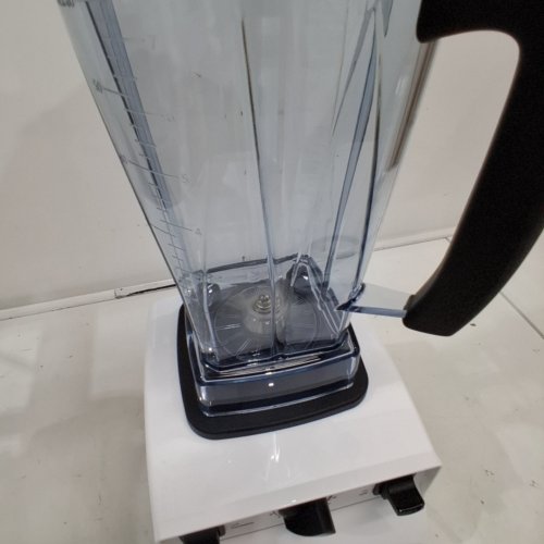 VITAMIX 5200 PROFESSIONAL GRADE TOTAL NUTRITION CENTER BLENDER - 64OZ - WHITE (MODEL: VM0197) image 2
