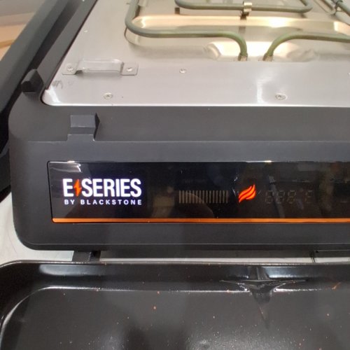BLACKSTONE E-SERIES ELECTRIC TABLETOP GRIDDLE WITH 2 SPATULAS - 14" - BLACK (MODEL:3333017 / 8028NA) image 2