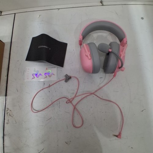 RAZER BLACKSHARK V2 X WIRED GAMING HEADSET FOR PC, PS4, AND PS5 - 3.5MM AUX - QUARTZ PINK (MODEL: ) image 2