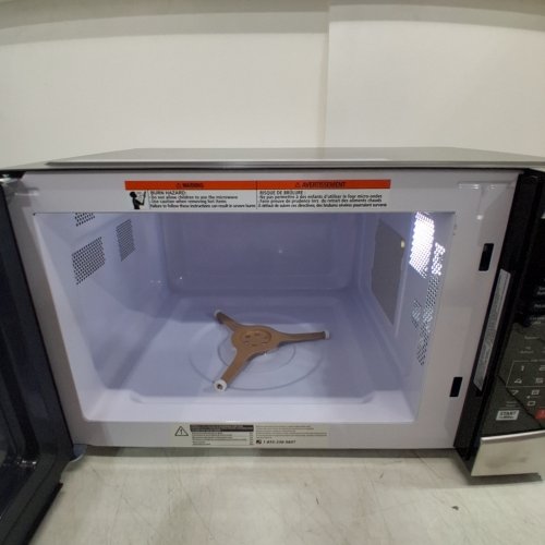 TOSHIBA COMPACT COUNTERTOP MICROWAVE OVEN - 1.2CU.FT - 1500W - STAINLESS STEEL (MODEL: ML-EM31P(SS)/CA) image 2