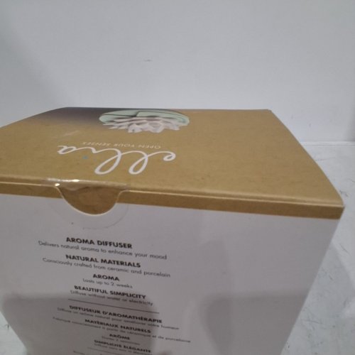 ELLIA PORCELAIN AROMA DIFFUSER - WITH 2 15 ML BOTTLES - GREEN AND CREAM (MODEL:ARM-P200GR-EO10) image 3