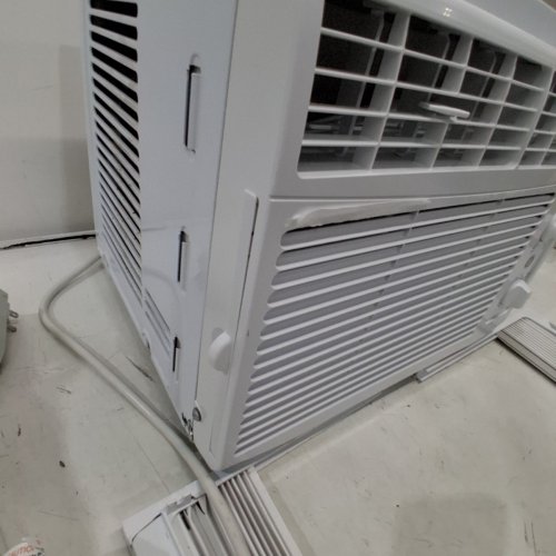 GE APPLIANCES ELECTRONIC WINDOW AIR CONDITIONER - 5,000 BTU - 150SQ.FT - WHITE (MODEL: AWAS05BWFC) image 5