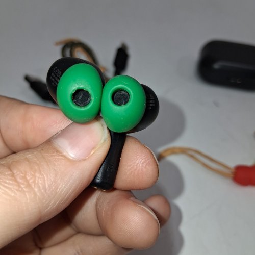 HOUSE OF MARLEY LITTLE BIRD IN-EAR SOUND ISOLATING TRUE WIRELESS EARBUDS - BLACK image 5