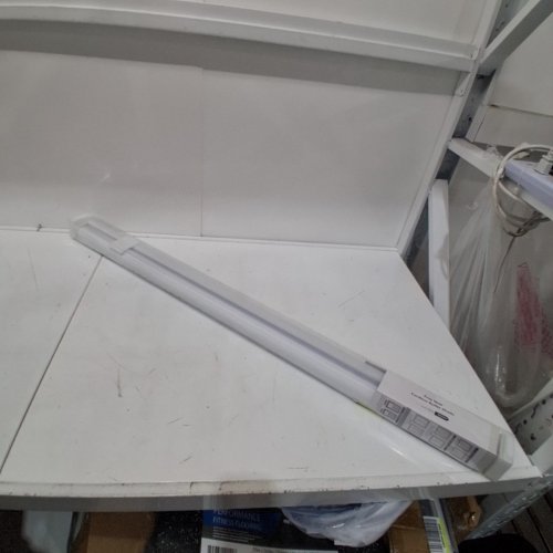AMAZON BASICS BLACKOUT ROLLER BLIND - 42" X 72" - WHITE image 2