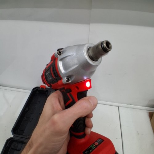 TOPTENG 1/2" 21V BRUSHLESS CORDLESS IMPACT WRENCH WITH 4.0AH BATTERY & FAST CHARGER - 260N.M MAX TORQUE, 6 SOCKETS & CASE - BLACK/RED image 2