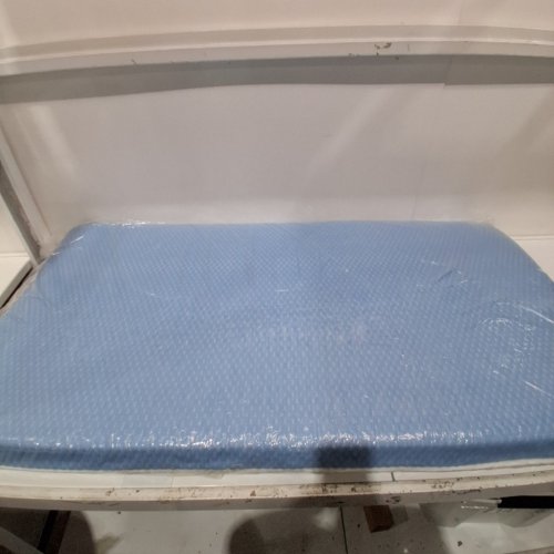 PARELER BEAR 2-STAGE DUAL SIDED WATERPROOF MATTRESS - 52" X 27.5" X 5" - WHITE/BLUE image 2