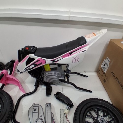 KID'S GARVEE RIDE P SERIES ELECTRIC DIRT BIKE WITH TWO 25W MOTOR, TWIST GRIP THROTTLE, SPRING SUSPENSION - 66 LBS CAP - 12V - PINK/WHITE (MODEL: PTO_0Z46 / JT5006) image 4